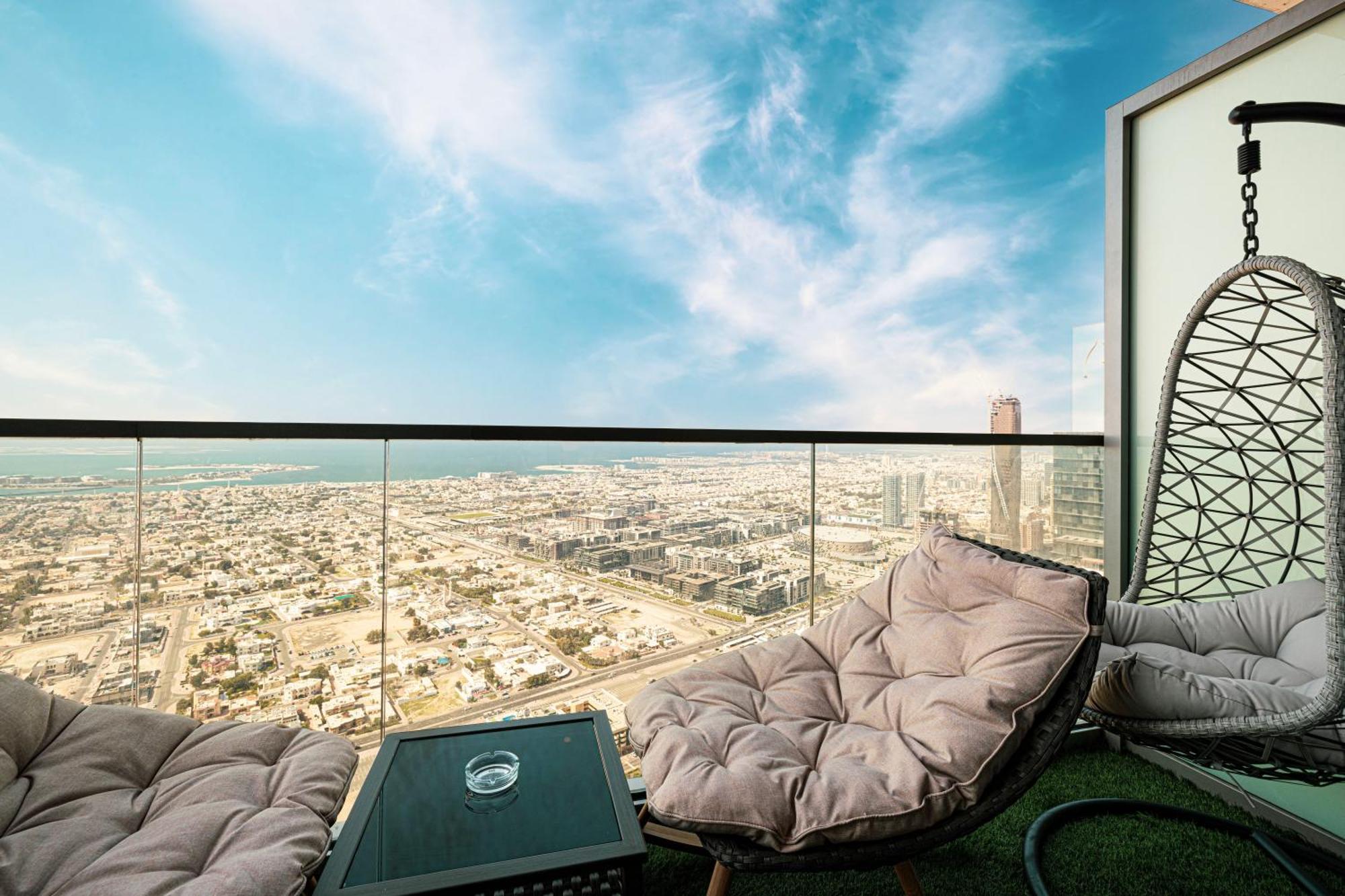 Highest Infinity Pool In Downtown Dubai Apartment Exterior photo