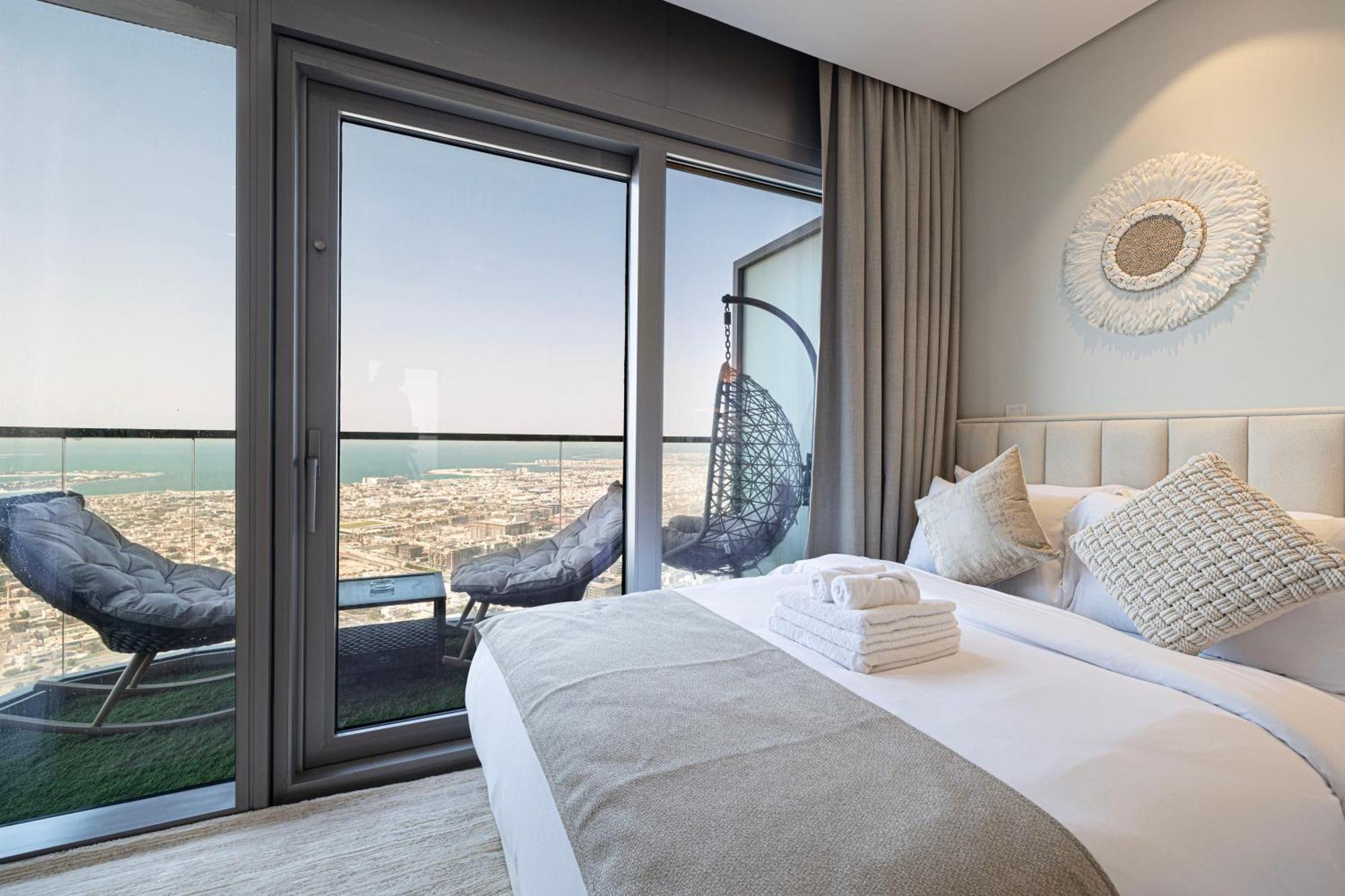 Highest Infinity Pool In Downtown Dubai Apartment Room photo